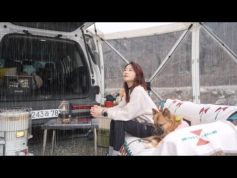 하루종일 내리는 비☔️ 눈❄️ 바람🌪️ 극과 극을 오가는 차박 캠핑 / 마지막 폭설캠핑 / 난로 오븐 피자와 파스타에 혼술 못참지 / 양양 오색장군바위 캠핑장