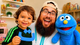 جرّبت طريقة غريبة لتعليم ابني العربية 😍