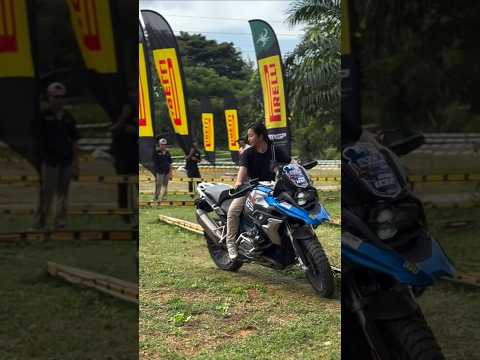กระบี่มือหนึ่ง เลดี้ขี่ BMW R1200 #คนเลวktm
