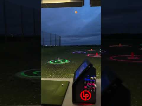 This shot will blow your mind 😨⛳️🏒