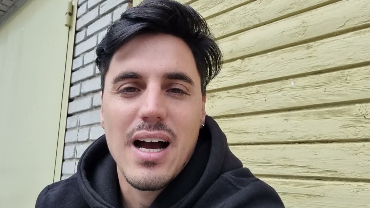 SI ERES LATINO NO EMIGRES AQUÍ