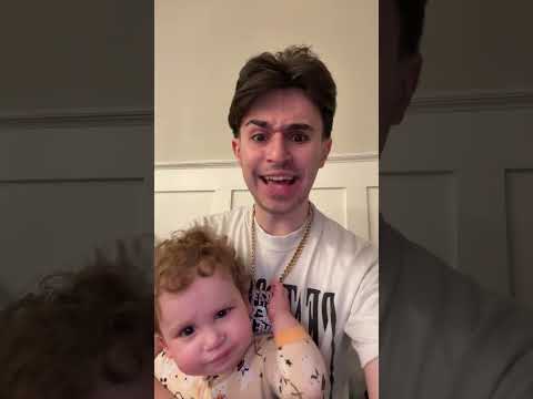 How does he stand like that😂