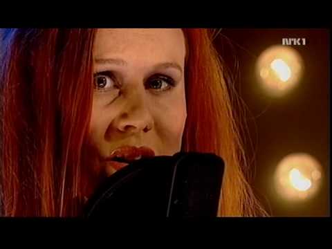 susanna-and-the-magical-orchestra-hallelujah-live-2006-kaare-k-johnsen