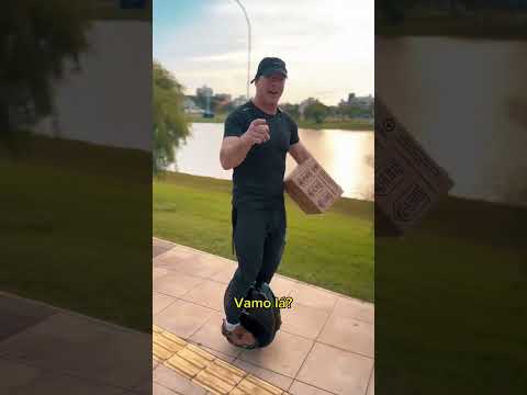 Saca rolhas diferente KKKKKKKK sim, é meu pai e ele está vivo e bem