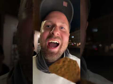 ER isst den SCHÄRFSTEN CHIP  & die SAUERSTE GURKE DER WELT