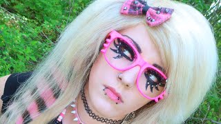 Clawed_Beauty101 is live!