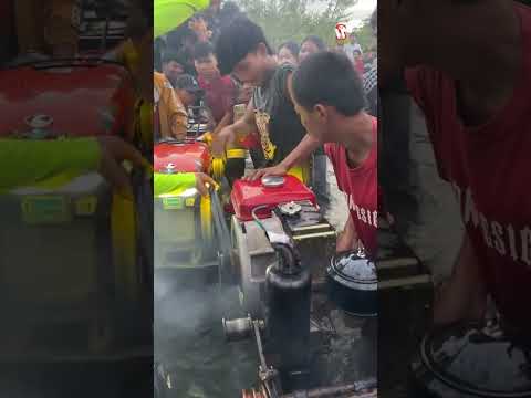 Pertarungan Mesin Diesel Traktor Bajak Sawah