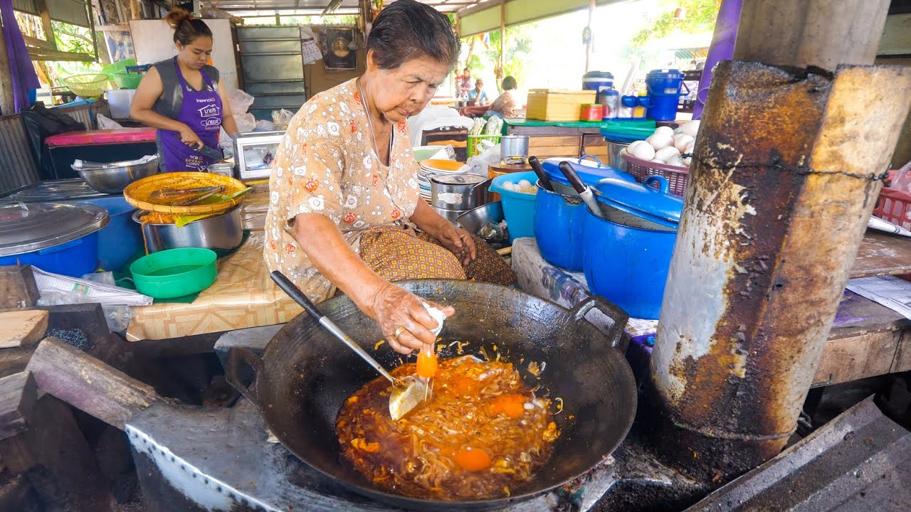 85 Years-Old - PAD THAI LEGEND (No Shrimp, No Tofu)