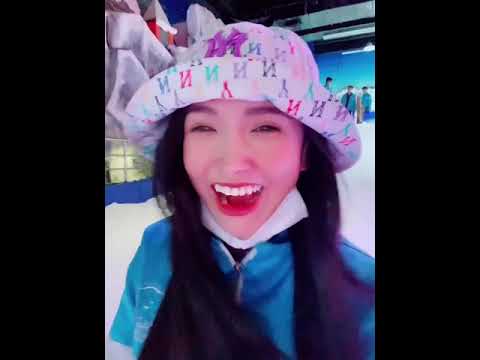 Viên Vibi đi chơi tuyết