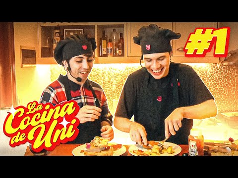 cocinando milanesas rellenas con mi primo @Carreraaa 😋