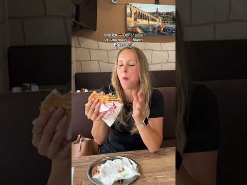 Wie ich 🇩🇪 Döner esse vs. mein Mann 🇹🇷 😂 | #Shorts