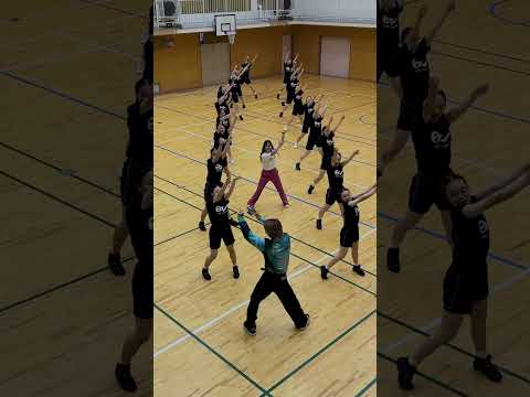 踊るカメラマン