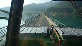 IMPRESSIONNANTE traversée d'un pont de 1 km Moisson de l'extreme 8 , JOHN DEERE 2258 HILLMASTER