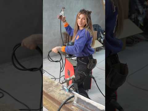Seid ihr Team WIG oder MIG?👩🏼‍🏭 #handwerk #handwerkerin #skills #shorts #welding #fun #girl
