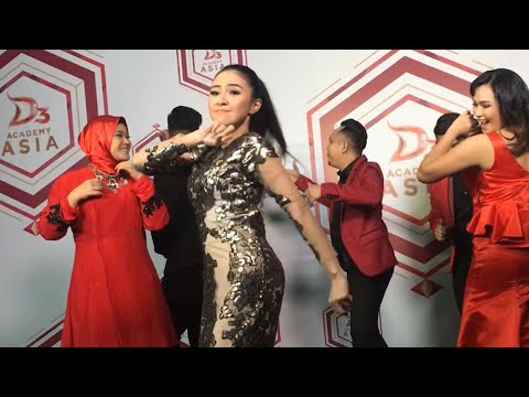Goyang Baby Shima di Promo video Daa3