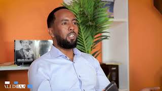 Dhamaan rer DDS waxaad ku casuuman tihiin bandhiga buuga maayad oo ay qortay abwanad #Caraweelo