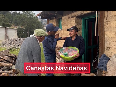 Para esta Navidad entregaré más de 600 canastas navideñas para personas como las que ve aquí.