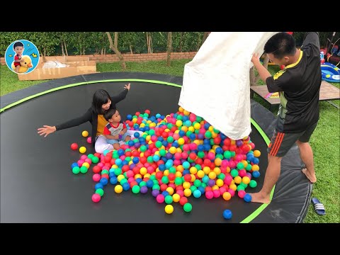 น้องภูมิ | เล่นแทรมโพลีนอันใหญ่ 14 ฟุต กับลูกบอล 1000 ลูก