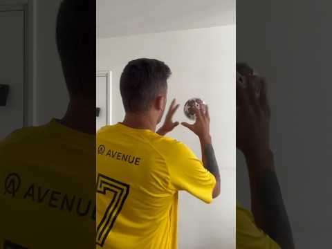 Quando minha mãe não deixa eu jogar bola