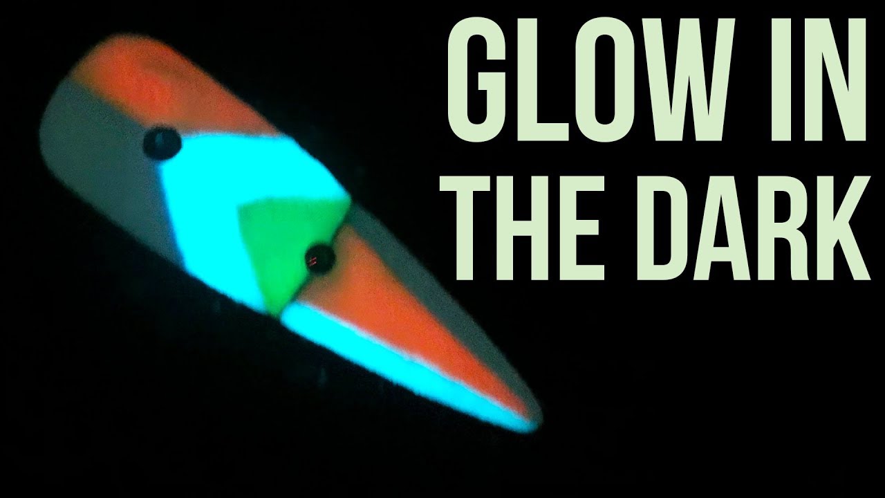 Colour Blocking with Glow in the Dark Pigment Powder