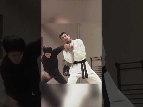 The thrilling fight scenes of Jet Li offer a visual feast. part 2#movie #kungfu #movement #film