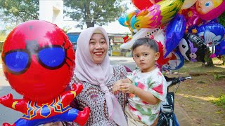 NANGIS DI CUKUR RAMBUT 👶 AZAM BELI BALON SPIDERMAN