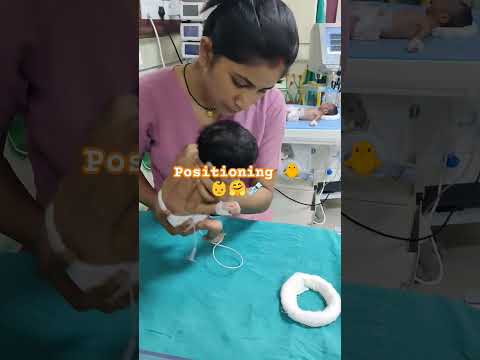 baby ki position change krte rhna chahiye 🐥👶🤗🍼💉#newborncare #cutebaby #trendingshorts #hospitalcare💉