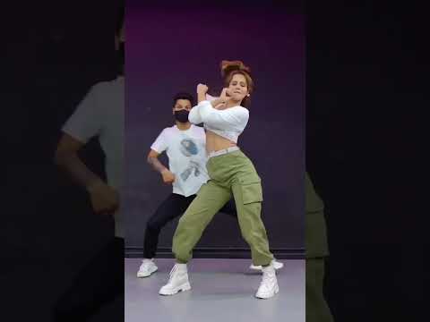 I danced on Lisa’s song from BlackPink 🖤💗💃