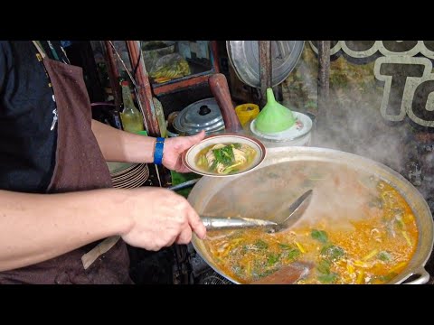 KULINER LEGENDARIS YANG WAJIB KAMU COBA!RASAKAN SENSASI KUAH GURIH DAN MIE KENYAL YANG BIKIN NAGIH!