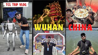 Wuhan , China : Hidangan katak, Di sambut Robot & Ronda Kilang TCL