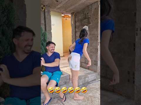 Estou rindo até agora com essa trolagem 🤣🤣 essa menina não tem jeito mesmo 🤣🤣🤣