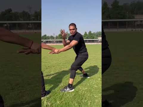Road Fight With Commando #commandofitnessclub #missionsavenirbhaya #selfdefence #shorts