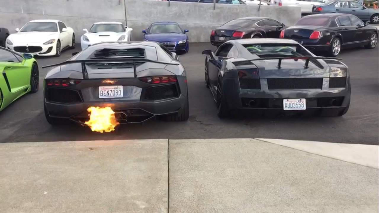 Fire breathing Lamborghini Aventador vs Straight-piped Superleggera