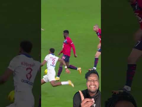 ELE SOFREU A LESÃO E IMPEDIU O GOL #esporte #jogadordefutebol #zagueiro #zagueiros