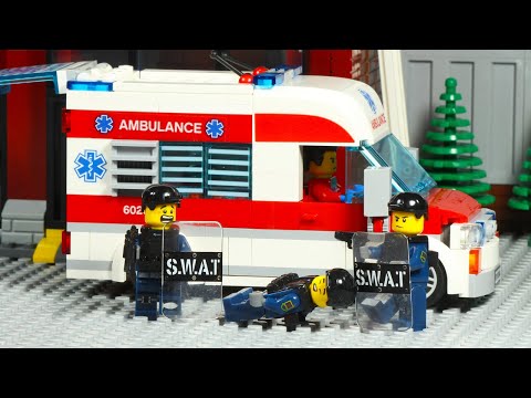 Lego City Emergency Ambulance SWAT Team Crash