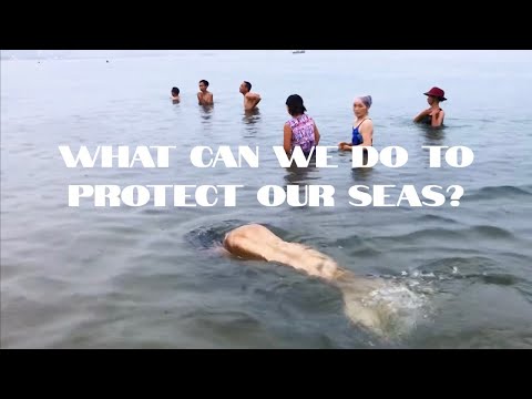 Mermaid Helen Takes Action To Protect Our Oceans
