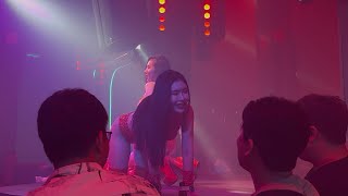 AD LẠI VÀO BAR KIẾM THỨ MỚI MẺ CHO ANH EM NHÀ MÌNH CHIÊM NGƯỠNG ĐÂY