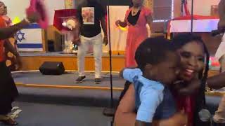 Minister Kathryne Ujay Dennis in a live concert. August 13, 2023