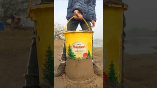 I patched a hole in a bucket in the wild😲 #bushcraft#survivalskills#campinglife#junglehack