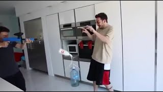 Şişeyi İki Parmakla Tutma Challenge | Parçalandı