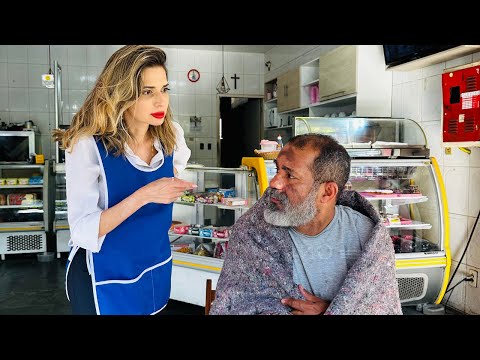 Milionário finge ser morador de rua para testar a humildade das garçonetes 😱