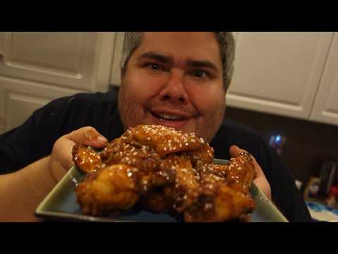 HONEY SRIRACHA CHICKEN WINGS!