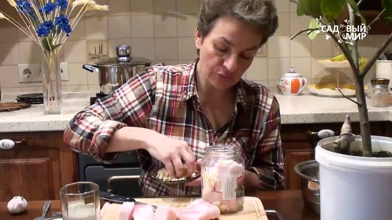 Как приготовить домашнее сало с чесноком