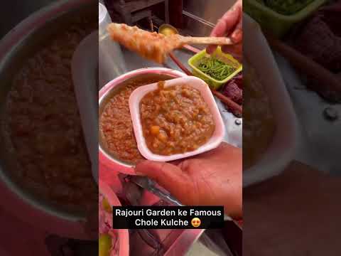 Famous Chole Kulche @ ₹40 😱 || Best Chole Kulche in Delhi #shorts #streetfood #cholekulche