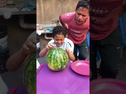 Escondeu a carne na melancia #comida #food #paiefilho