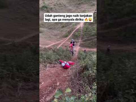 Terbangnya bikin jantungan #trail #cross #motorcross #motocross #trabas #grasstrack #gtx #shortvideo