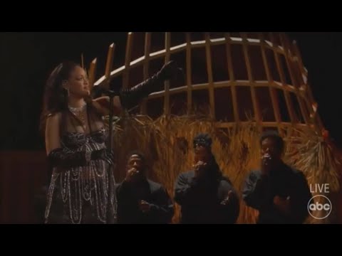 Rihanna - Lift Me Up (Live from the Oscars 2023)