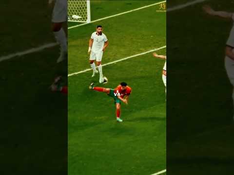 #shorts Les 5 contrôles de balle les plus fous jamais vus dans le football.