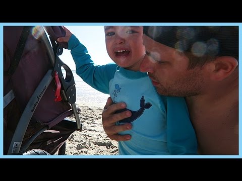 STUNG BY A JELLY FISH!? | Sam & Nia