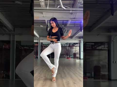 Tutorial de Salsa Caleña con la hermosa Laura Sanchez! #youtube #youtuber #salsa #dance